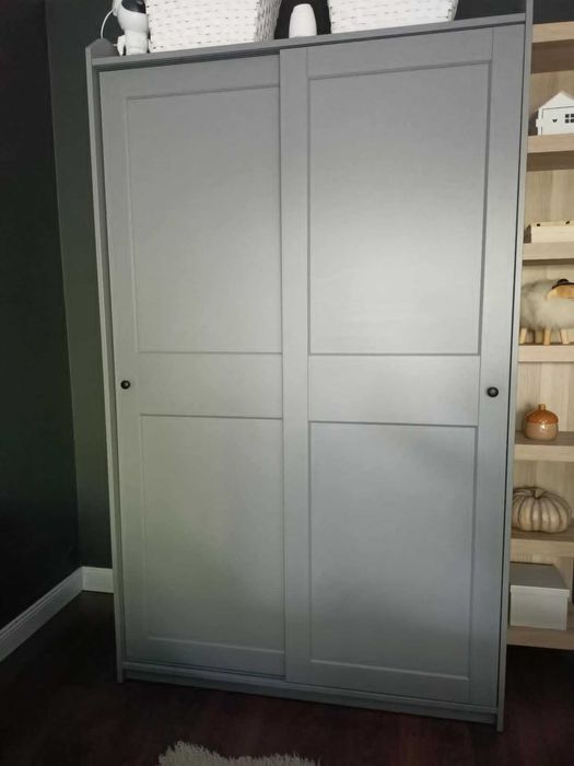 Szafa z Drzwiami Przesuwnymi szara HAUGA IKEA