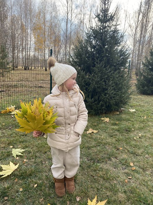 Куртка тепла /осінь /зима Zara 140р