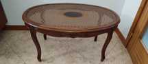 Mesa de centro oval decorativa