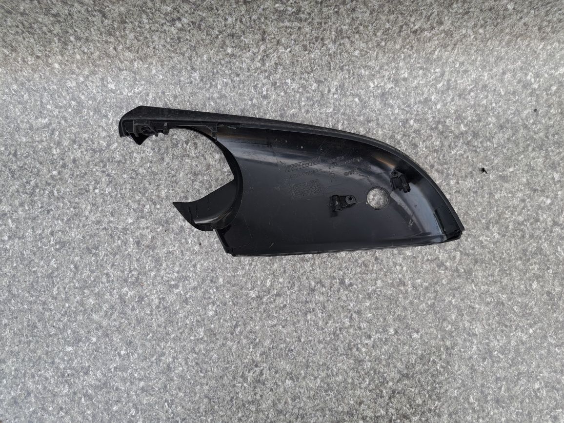 *Obudowa lusterka prawego BMW 1 f20 BMW 3 f30 bardzo ładna