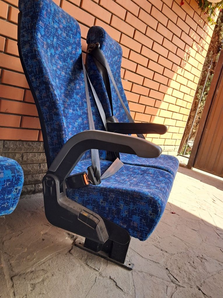 Сидіння для мікроавтобуса.