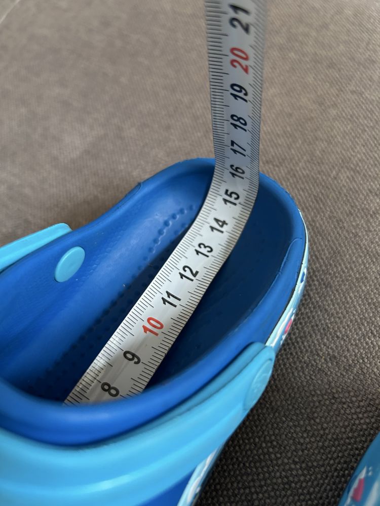 Crocs baby shark 8