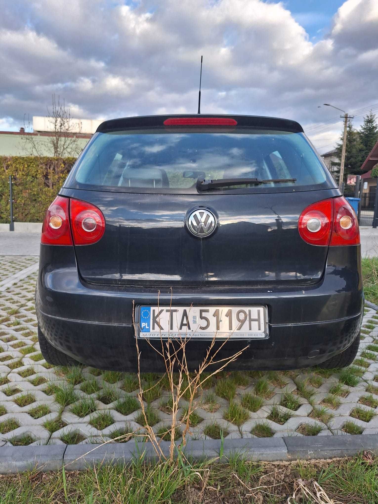 Sprzedam VW Golf V - uszkodzony silnik