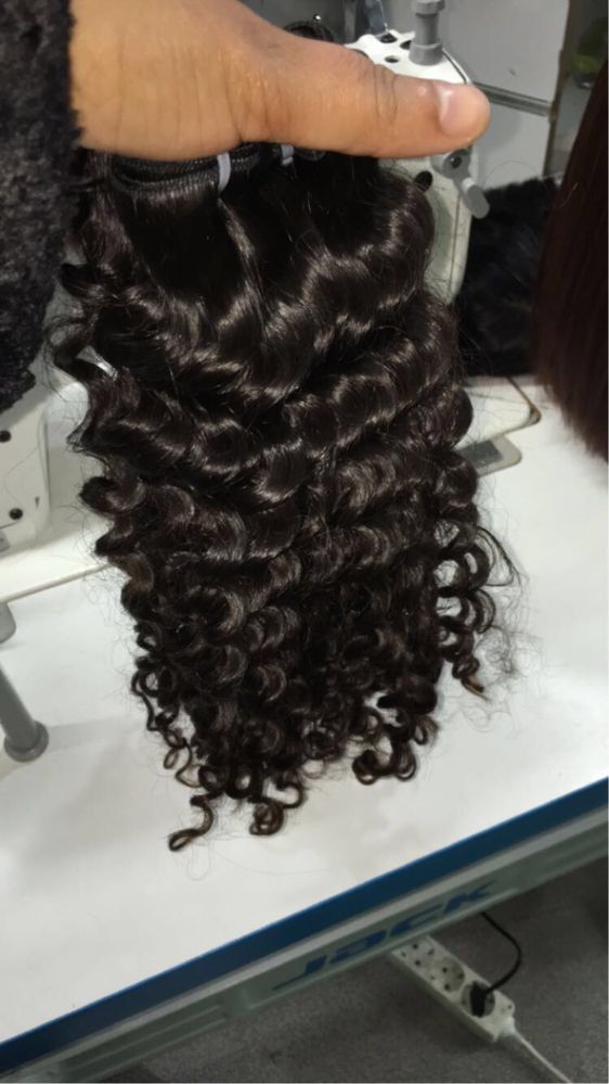 Cabelo cacheado 300 gramas 160€
