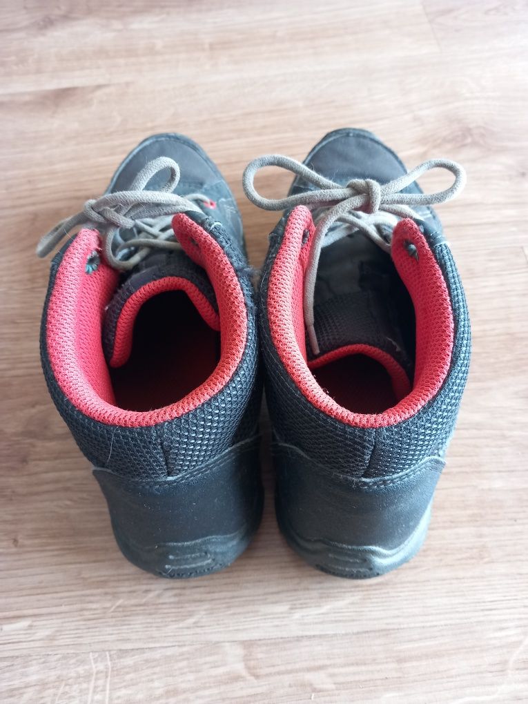 Buty chłopięce Quechua r.35