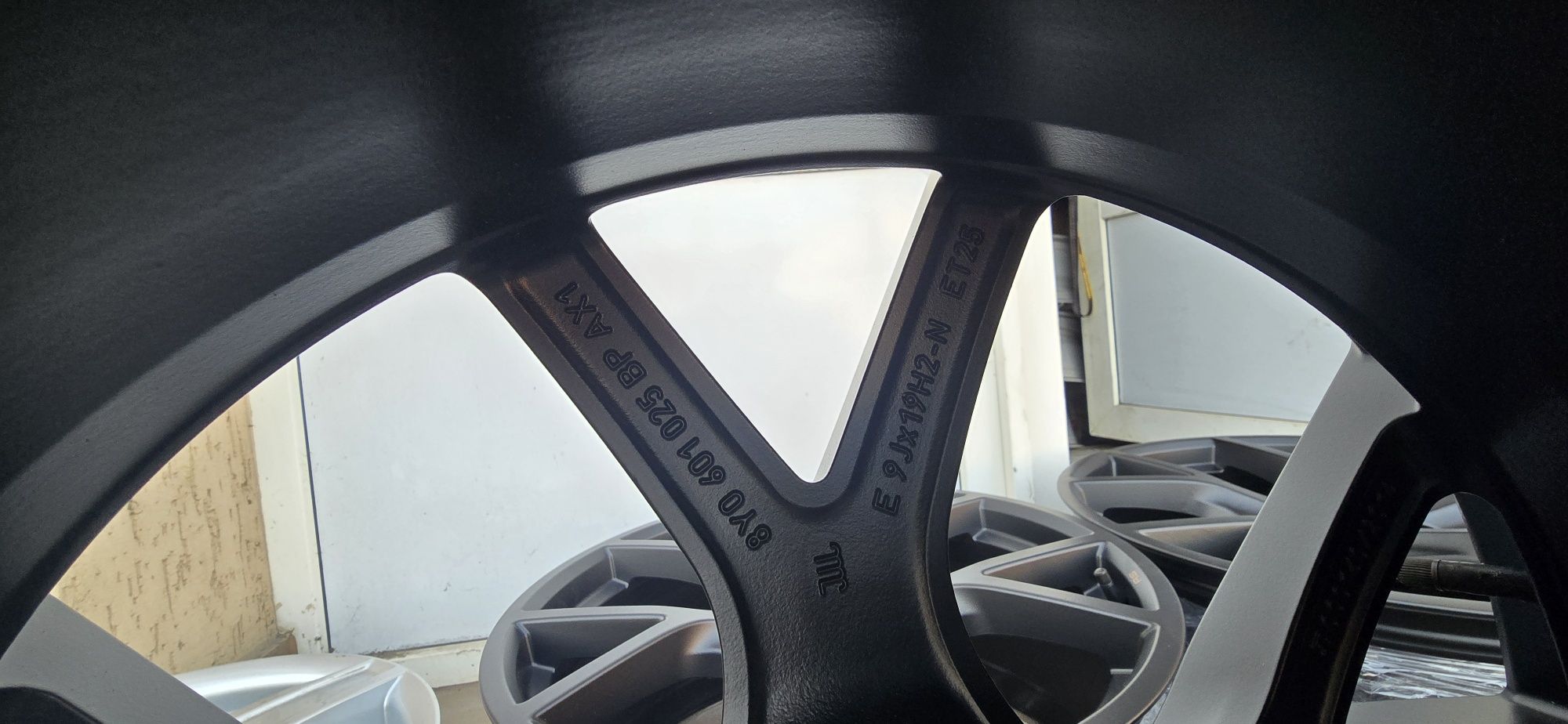 Felgi aluminiowe Audi Rs 19 5x112 et25/8j et46/9 8Y0j