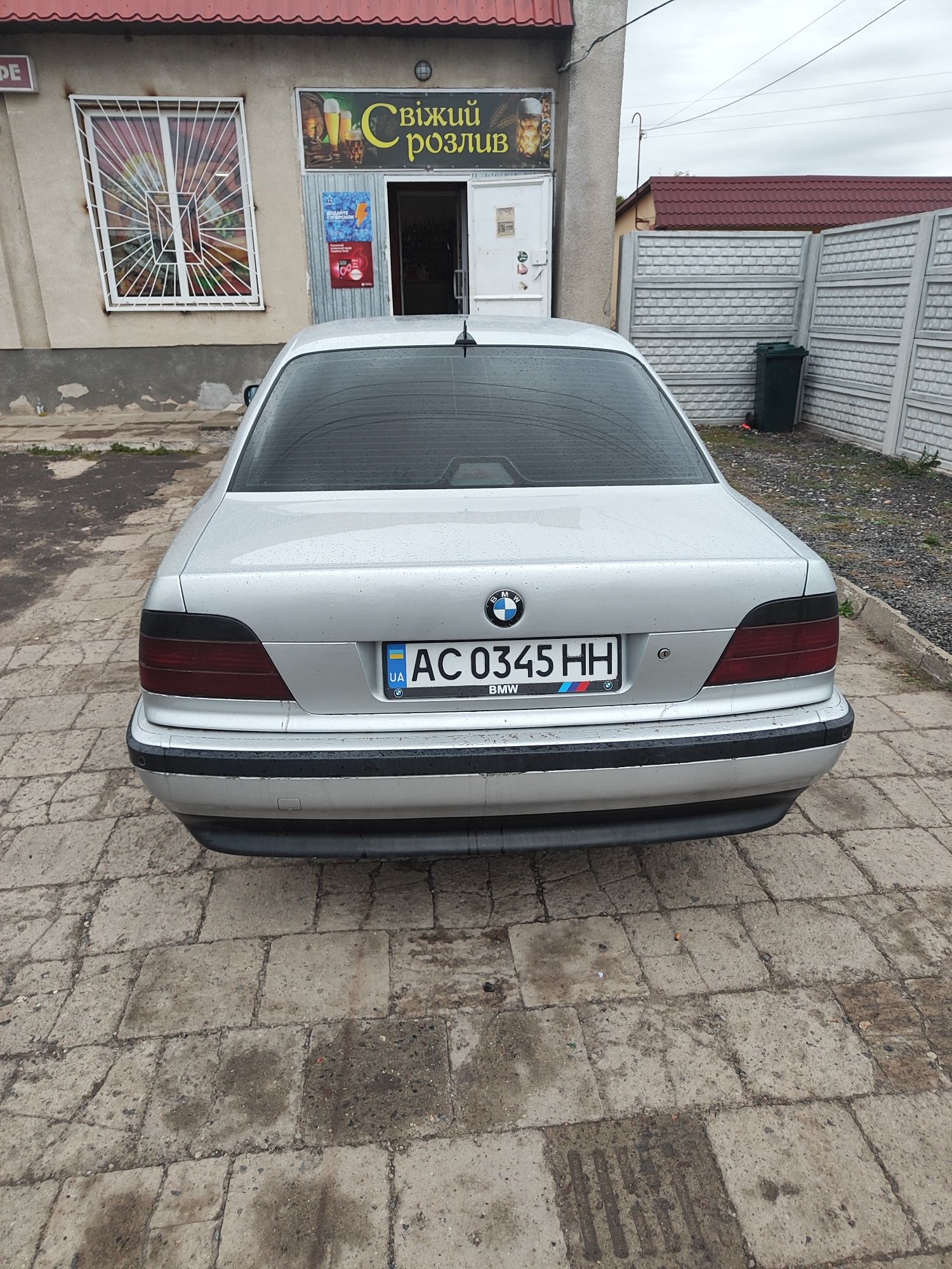 Продам бмв 7 е38