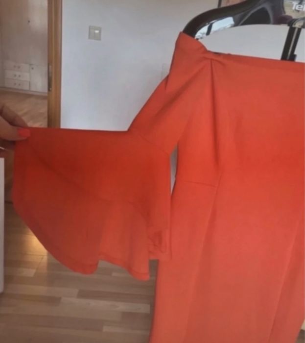 Sukienka ołówkowa czerwona 40/L świąreczna elegancka