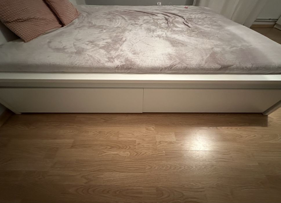 łóżko białe malm z dwiema szufladami 160x200