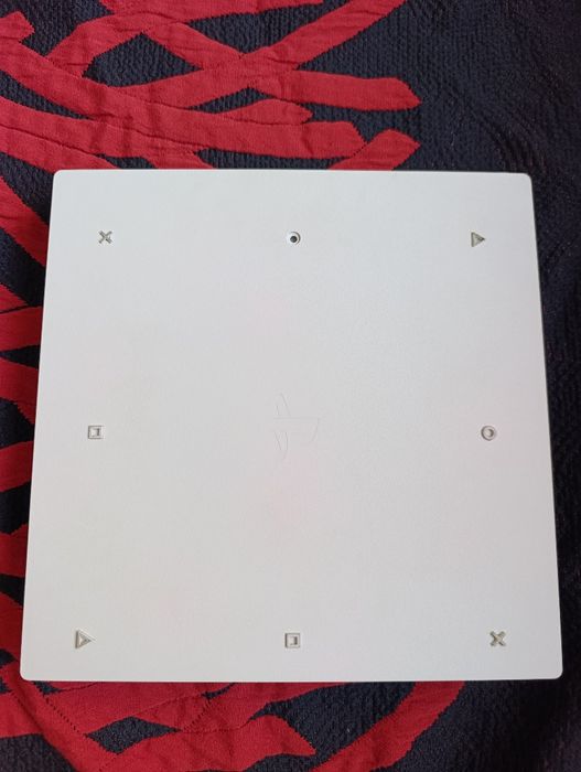 PS4 Pro 1TB Branca + 2 comandos + 4 jogos + caixa original – Excelente