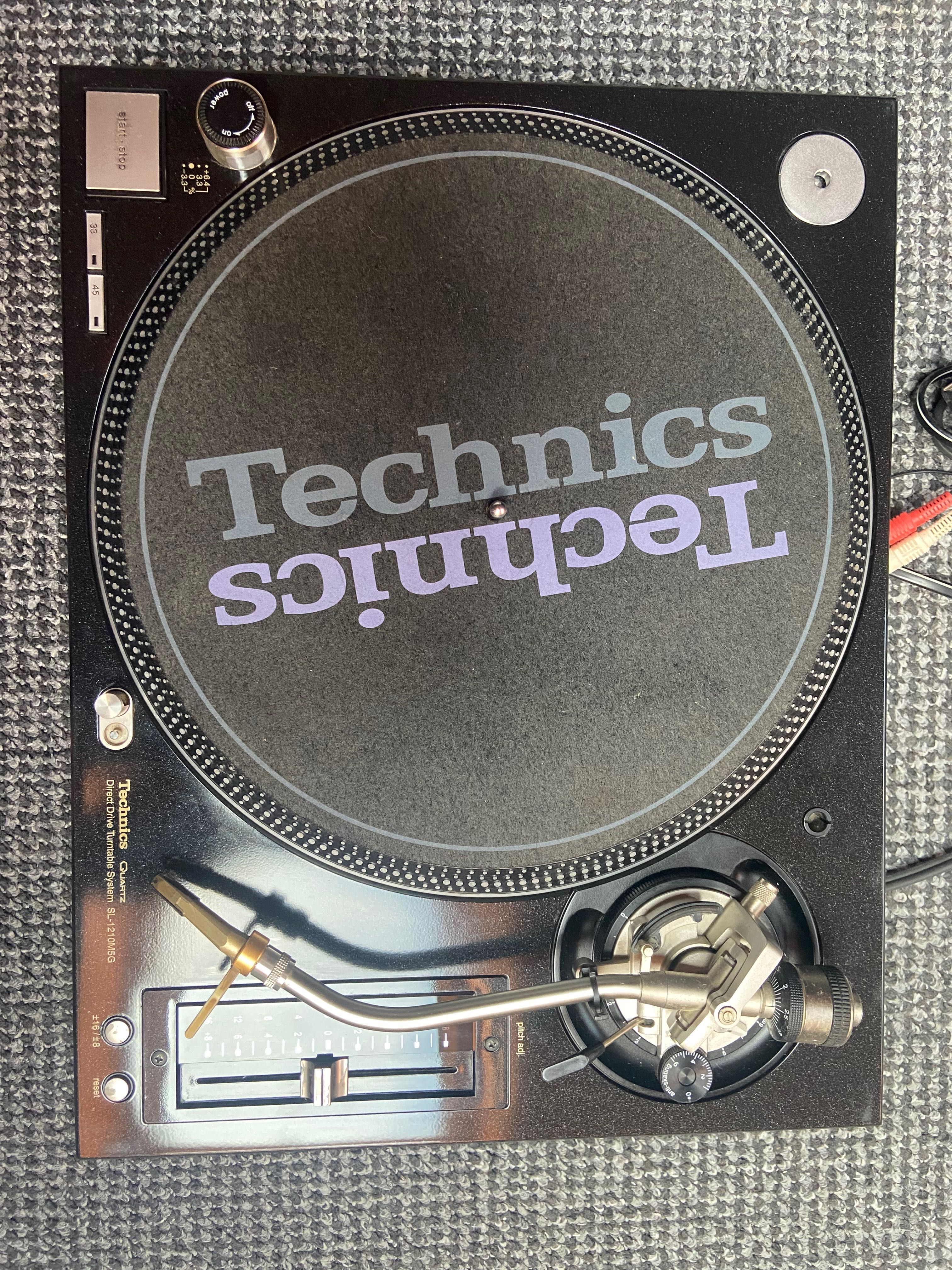 2 x Technics SL-1210 m5g