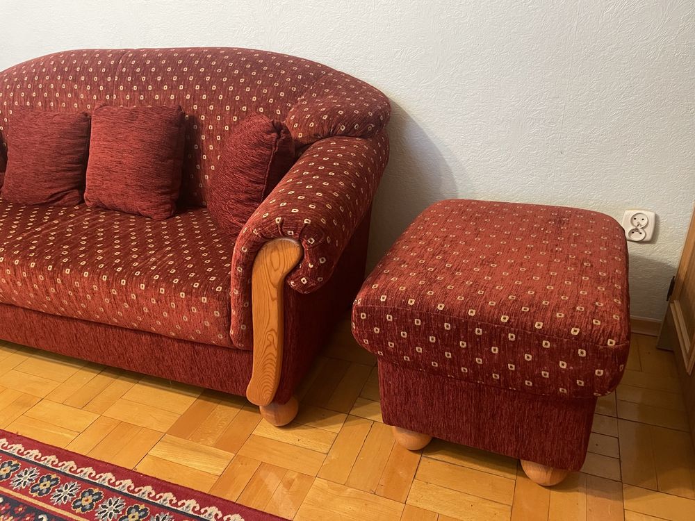 Zestaw wypoczynkowy kanapa, fotel, pufa