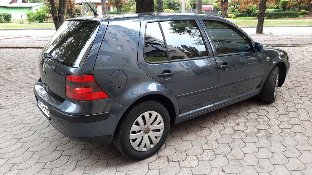 Volkswagen Golf 2001 р