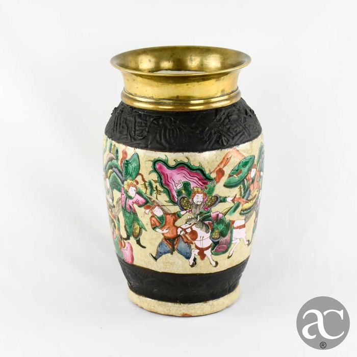 Jarra Nanking com bordo em bronze, período Guangxu, XIX
