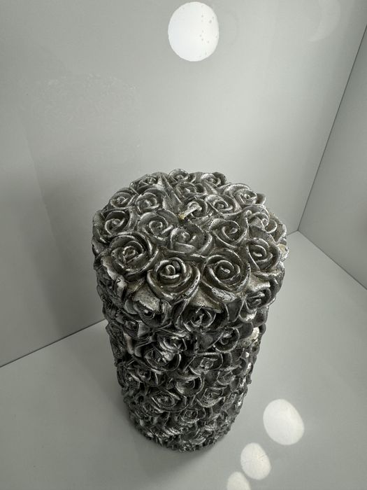 Velas de decoração ( 1 cinza , 1 branca )