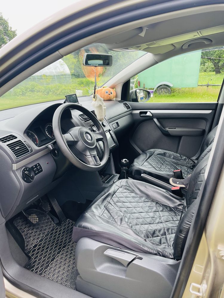 Volswagen Toran 1.6 TDI 105 KM 7 osobowy