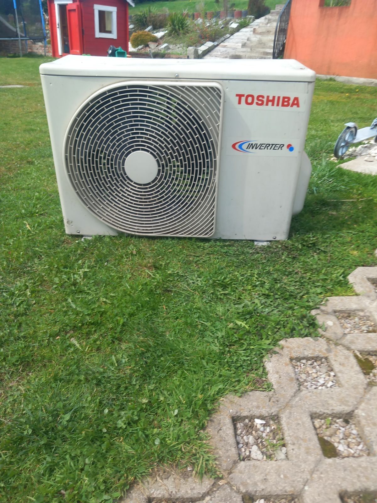 Agregat jednostka zewnętrzna TOSHIBA

RAS-M14GAV-E