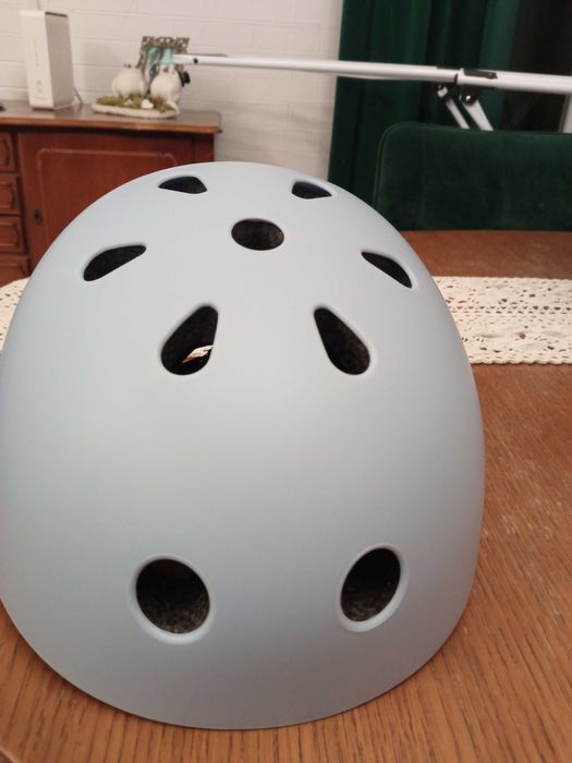 Kask rowerowy hulajnogi rolki jasno niebieski lekki damski męski roz L
