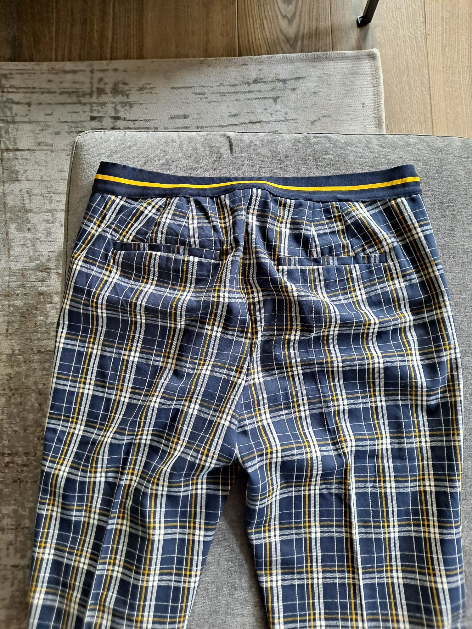 Damskie spodnie w kratę Esmara r.XL
