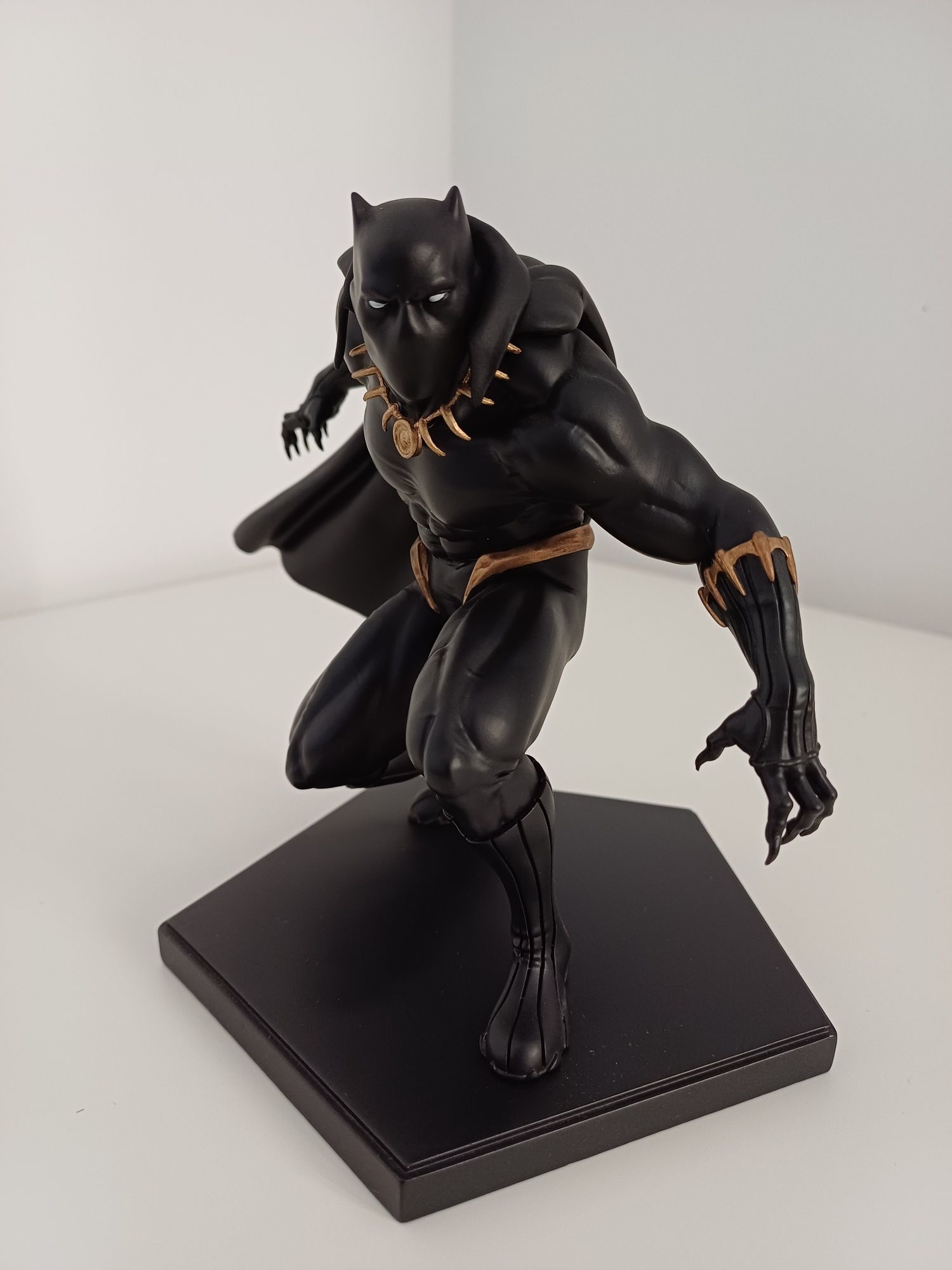 Estátua Black Panther / escala 1/10 / Iron Studios