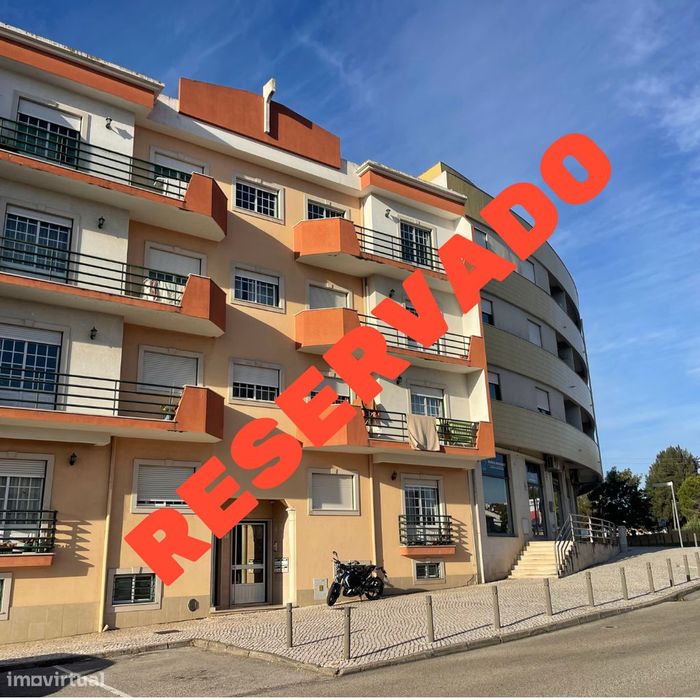 Oportunidade no Entroncamento: T3 de 165 m² com Garagem Boxe 237.000 €