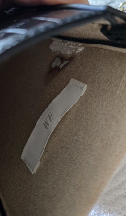 Torebka ze złotym guzikiem