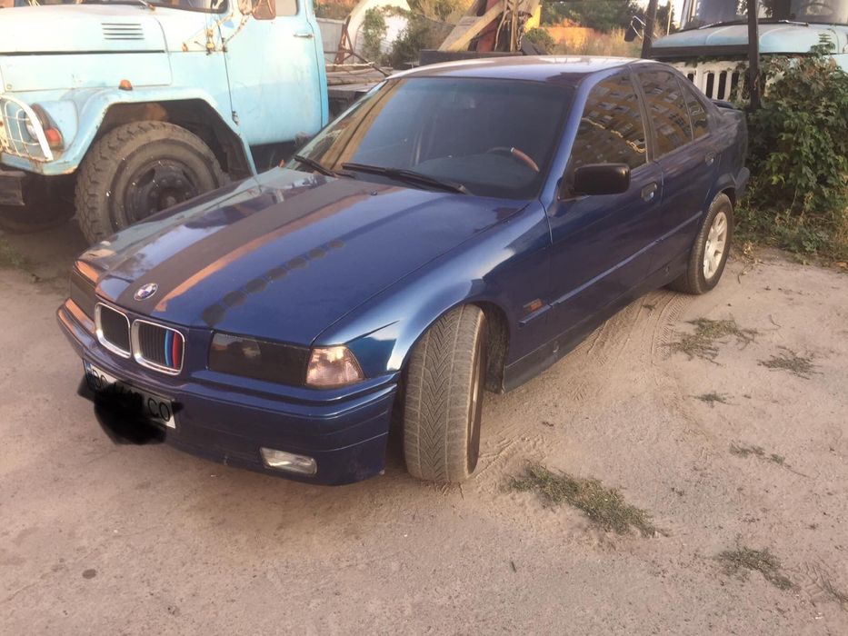 Продам бмв 320і машинка супер