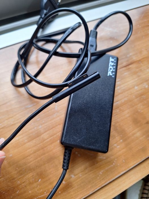 Port Conect AC Adapter 60 W (surface plug)