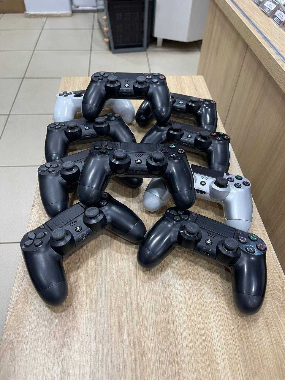 Геймпад DualShock 4 для PlayStation 4 (оригинал)