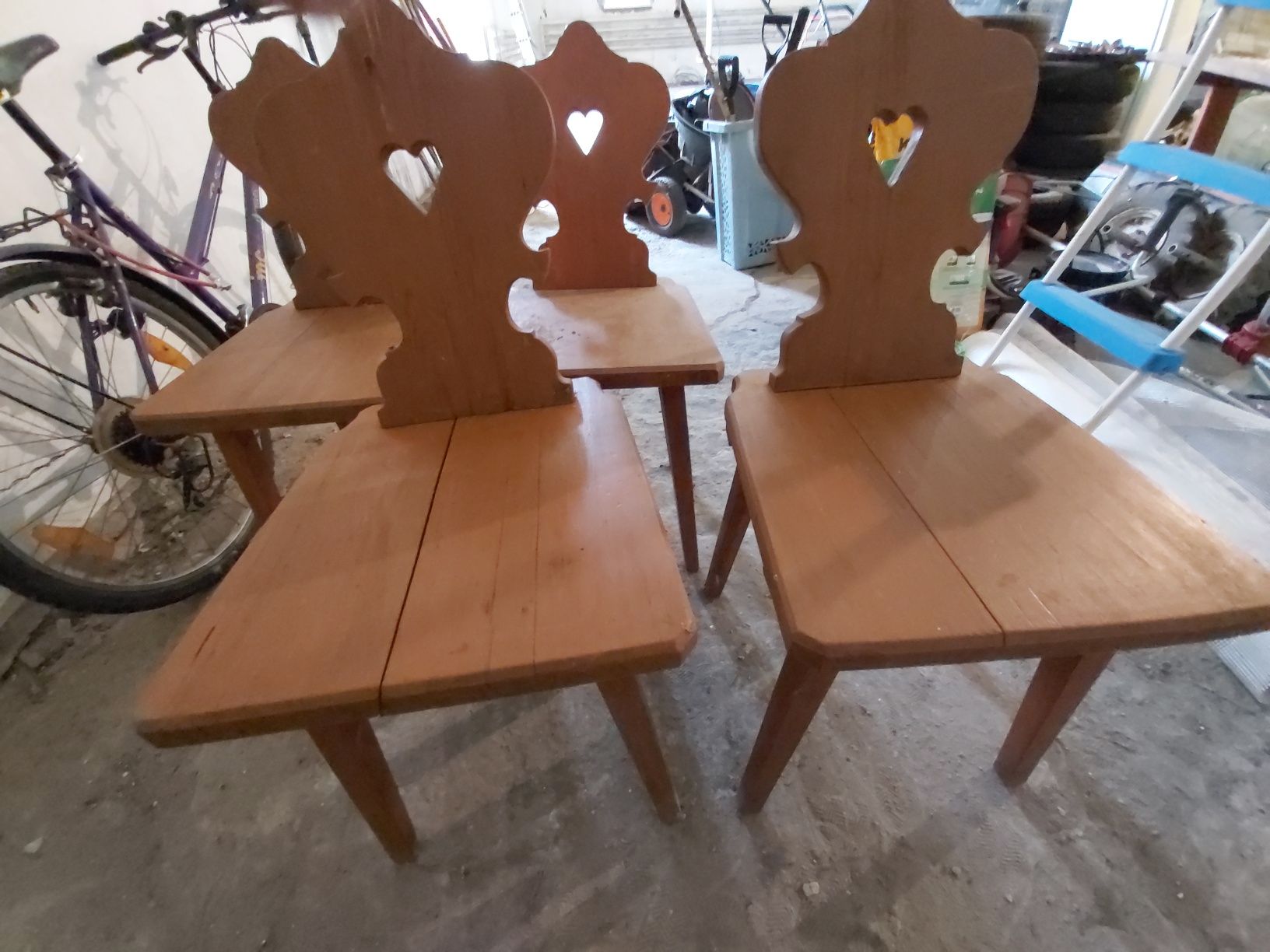Krzesła ze stołem cepelia drewno grube