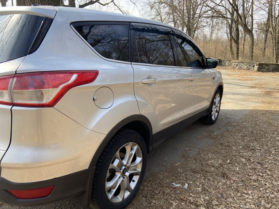 Форд Ескейп (2013 SEL 2.0 л 245 к.с.)