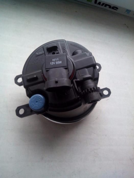 Противотуманка, туманки на toyota camry, avensis, corolla, auris, rav4