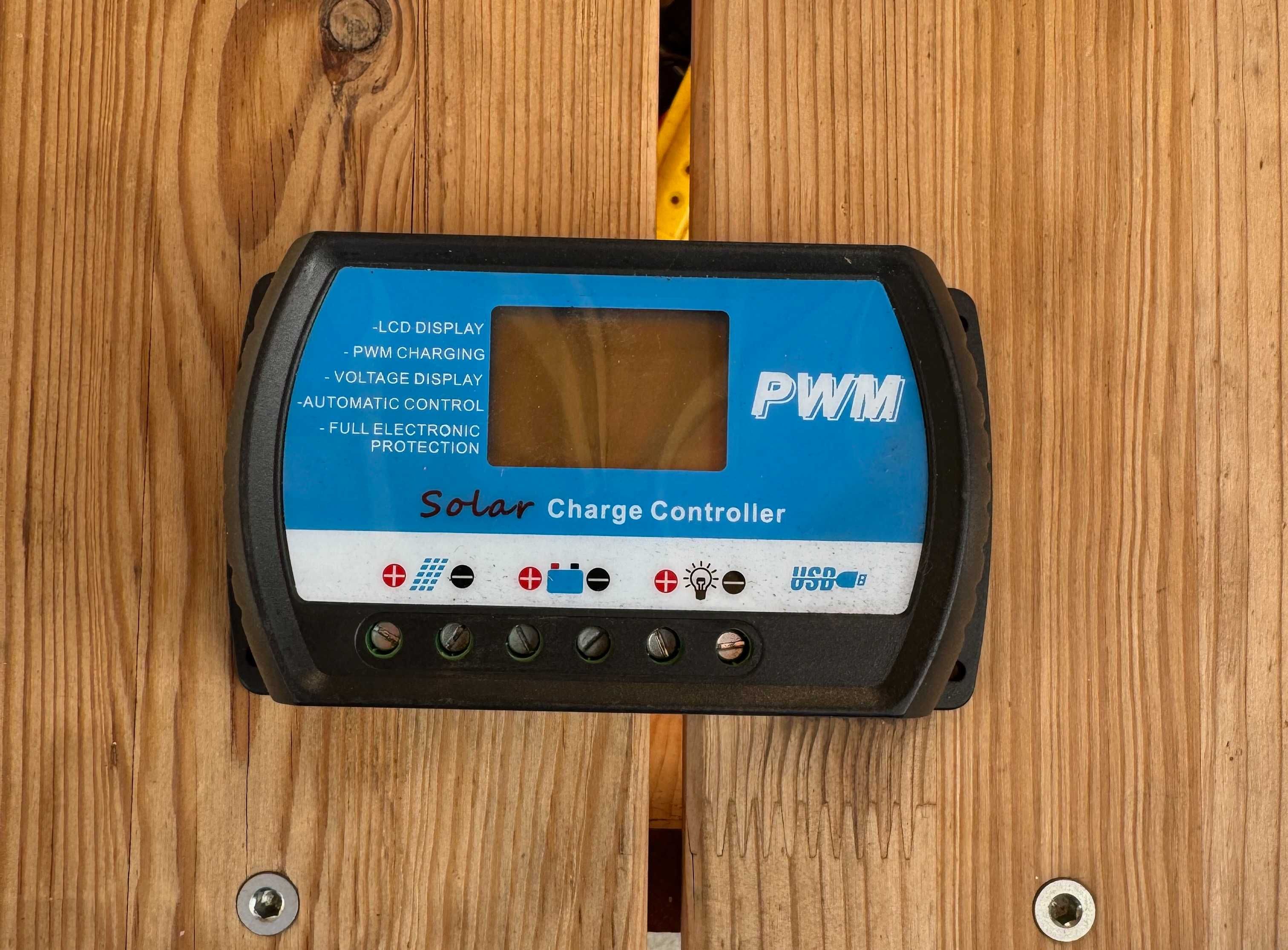 PWM Solar Charge Controller with LCD Display and USB Port (10A)