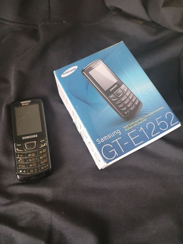 Мобільний телефон samsung GT-E1252