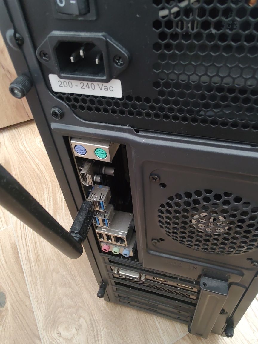 Komputer stacjonarny WIN10 PRO, procesor i5-8400,dysk 480 SSD,GTX 1050