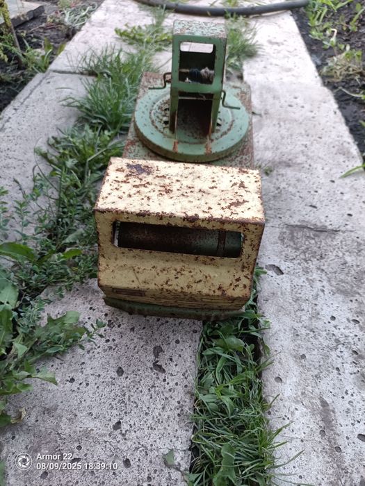 Машинка игрушечная  детская временн  СССР под реставрацияю