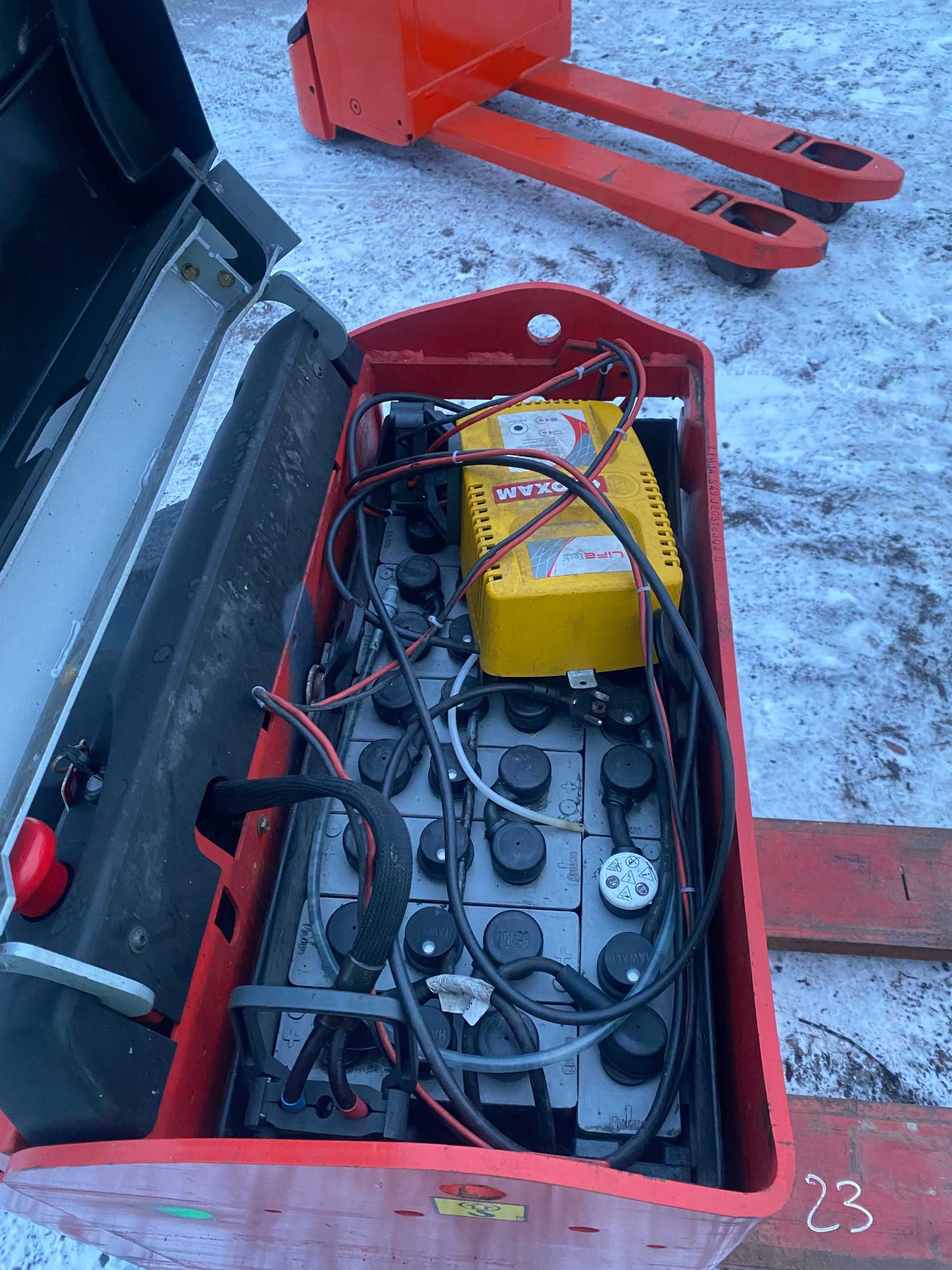Wózek, Paleciak elektryczny MANITOU EP22M