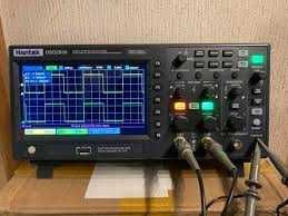 Oscilóscopio Hntek 2D10 (100 MHz 2 channels + 1 function generator)