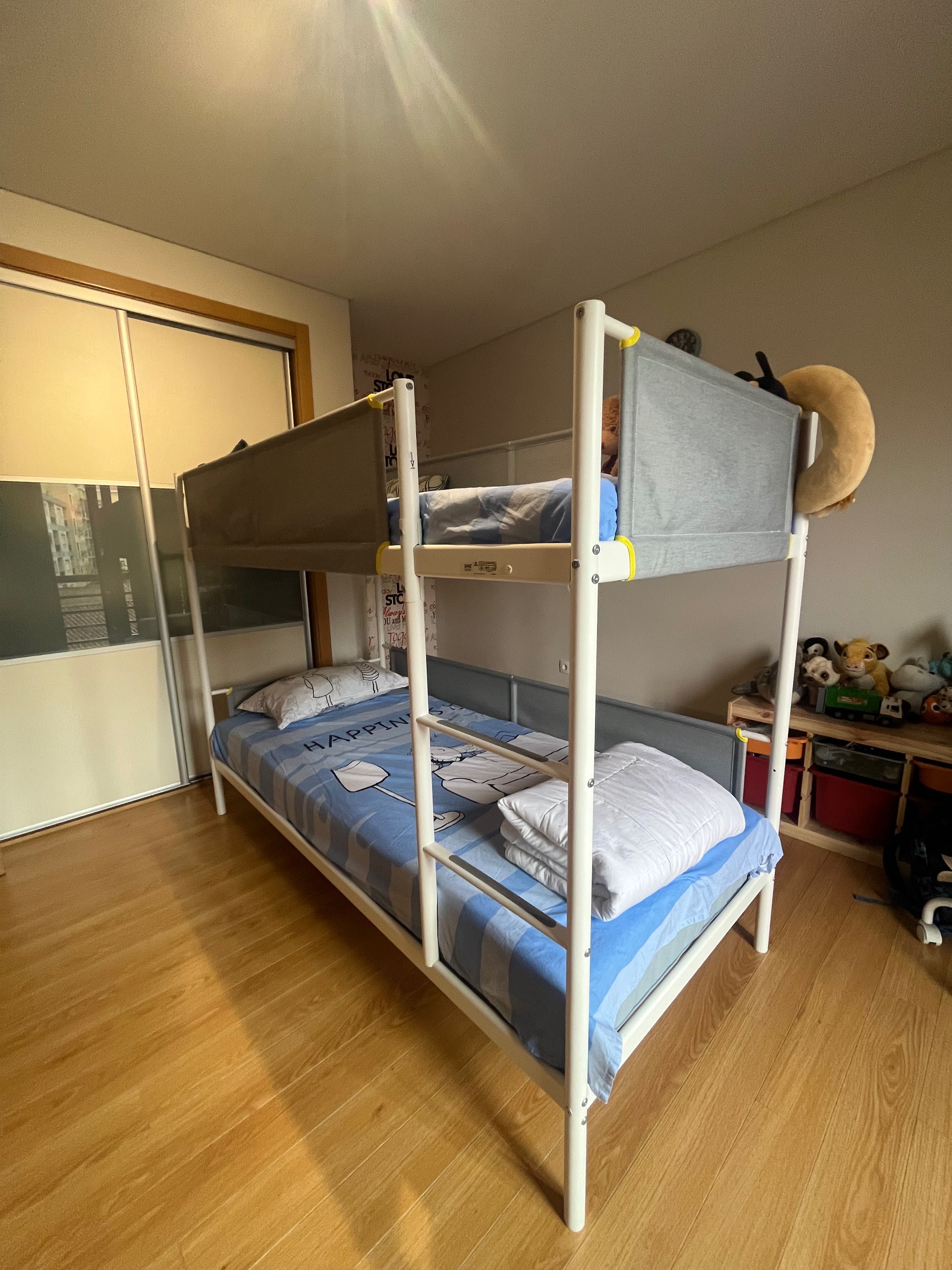 Bunk Bed de metal com Colchões
