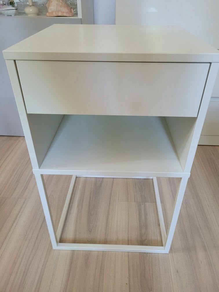 Sprzedam stolik VIKHAMMER biały ikea