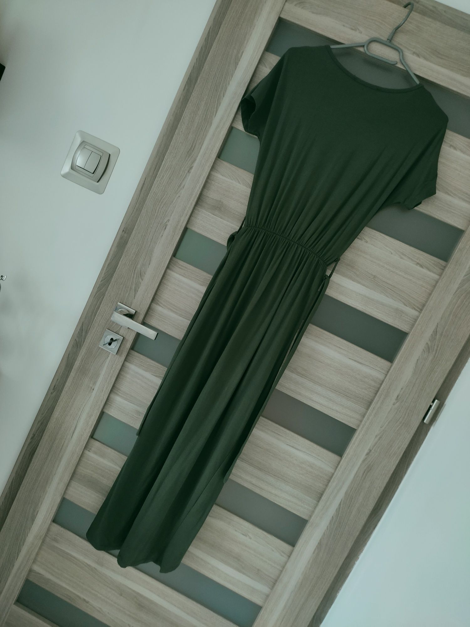 Zielona sukienka midi z wiskozy roz S