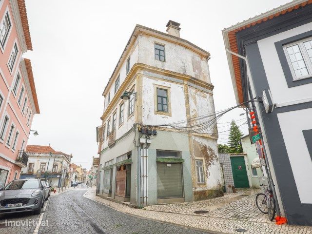 Prédio para Renovação no Coração do Centro Histórico de Ílhavo