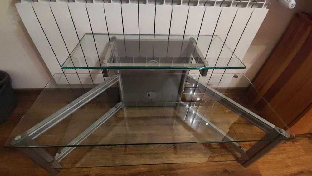 Stolik pod telewizor SZKLANY
