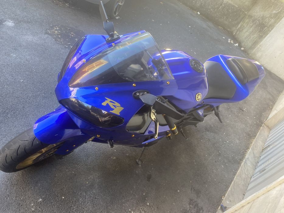 R1 de 2000 sem nada a fazer