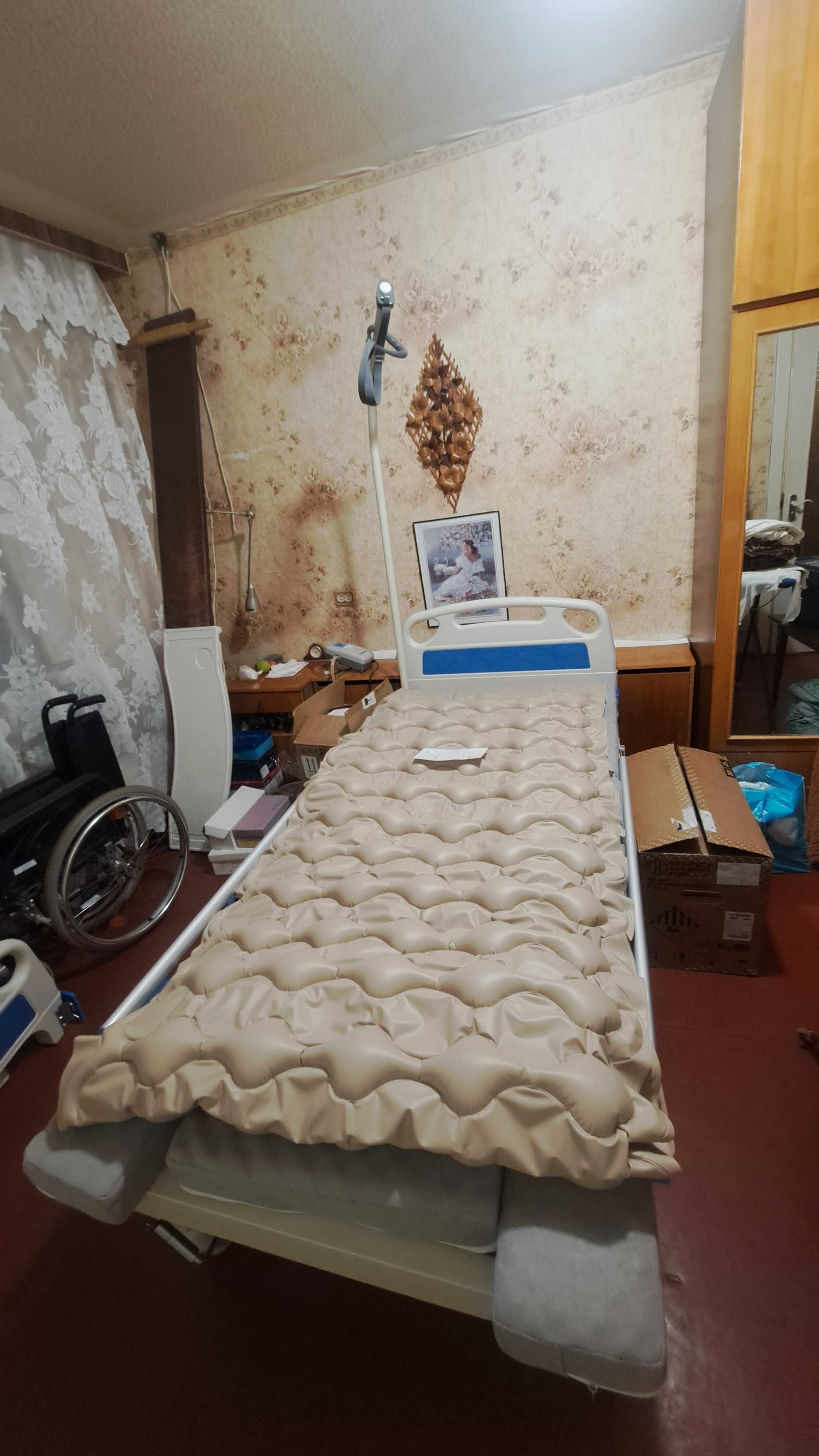 Медичне ліжко з туалетом та функцією перевороту на мех. приводі. БВ