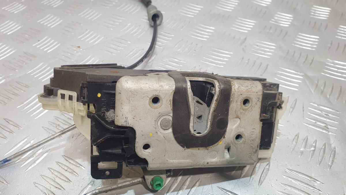 Замок двери задней правой 8A5A5426412EB Lincoln MKS разборка