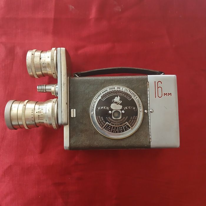 Продам кинокамеру Киев 16 С-2. Антиквариат.