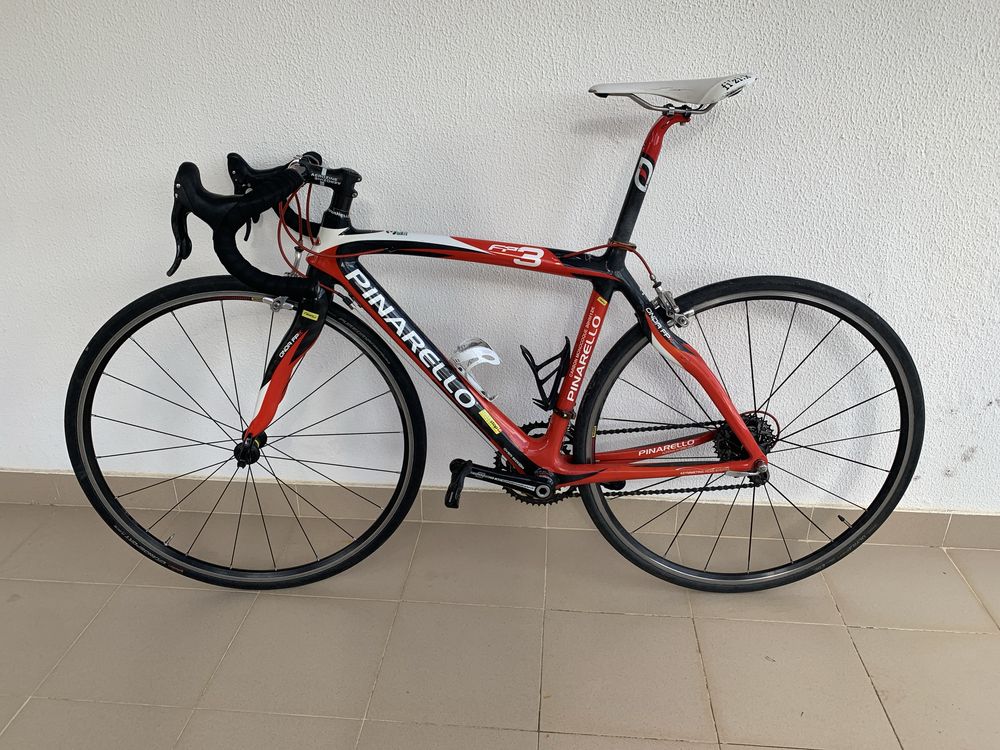 Bicicleta de Estrada Pinarello FP3 em Carbono com Campagnolo Centaur