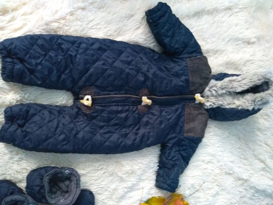 новий дитячий комбінезон на 12 міс.