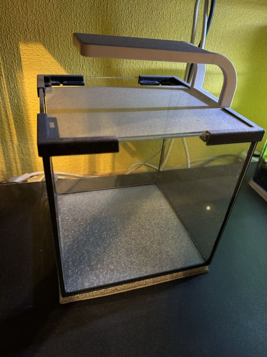 Akwarium kostka  20/20/20/20 cm komplet filtr termometr.